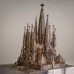 Maquete do conjunto da Bas+¡lica da Sagrada Fam+¡lia- Escala 1x200- 91x91x120 cm- Gesso- -® Bas+¡lica de la Sagrada Fam+¡lia