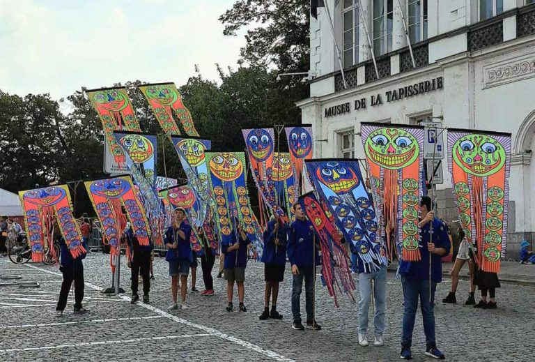 Manifestações divinas e profanas