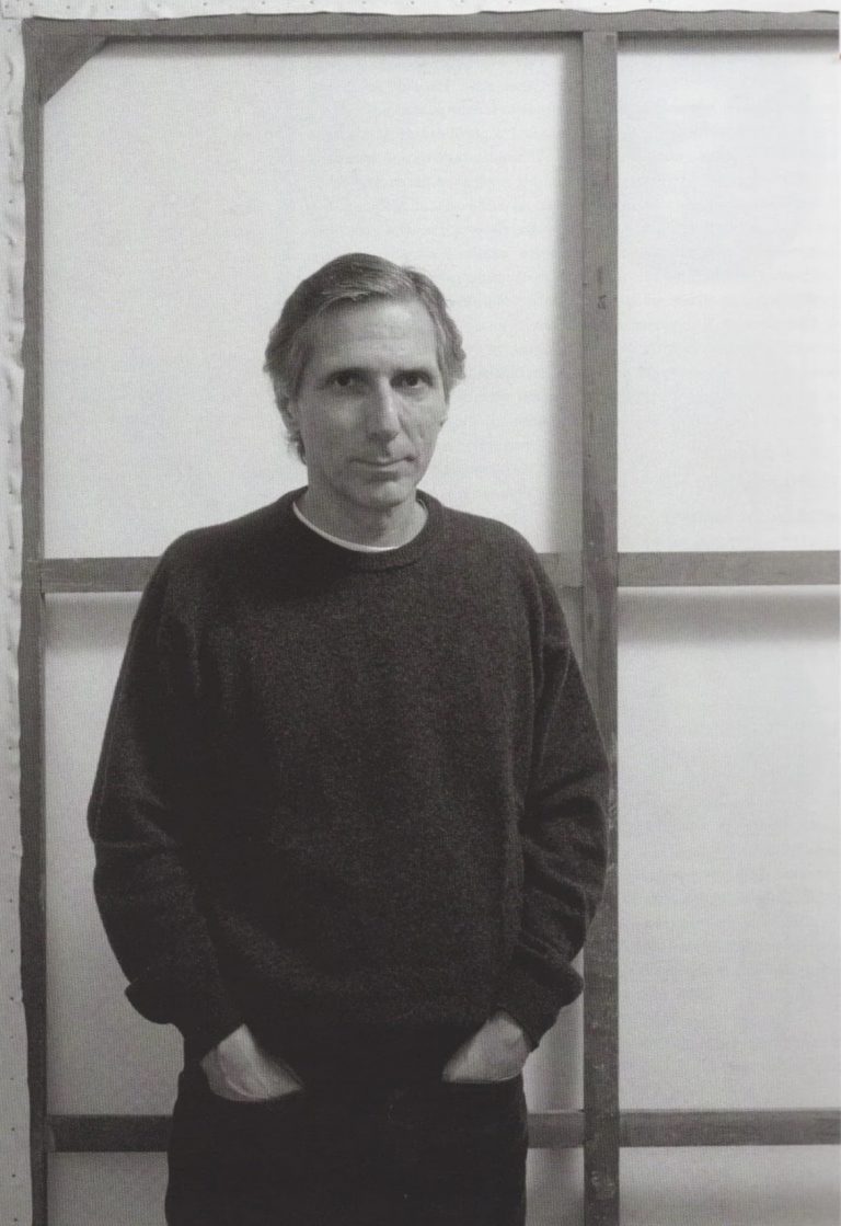 Telas monocromáticas de Carlos Zilio.