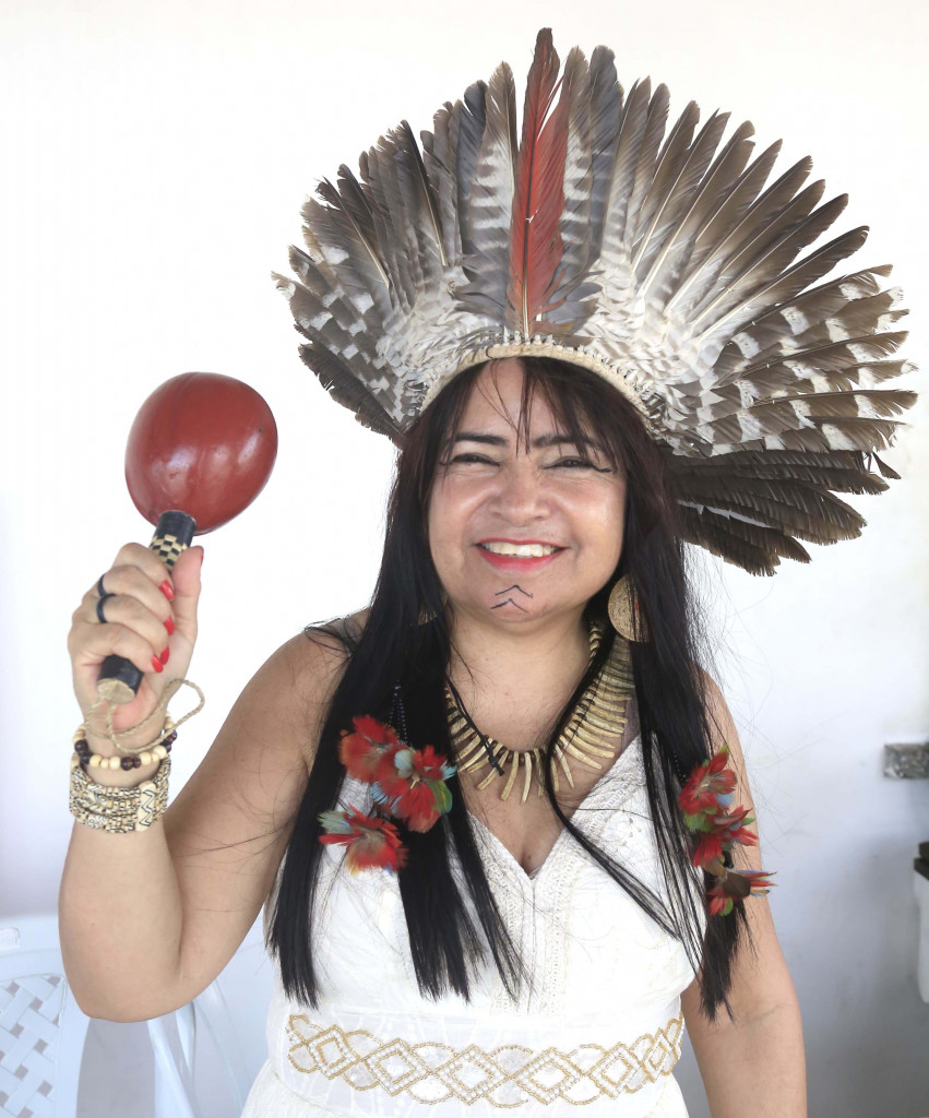 Artistas indígenas - Eva Potiguara - 001
