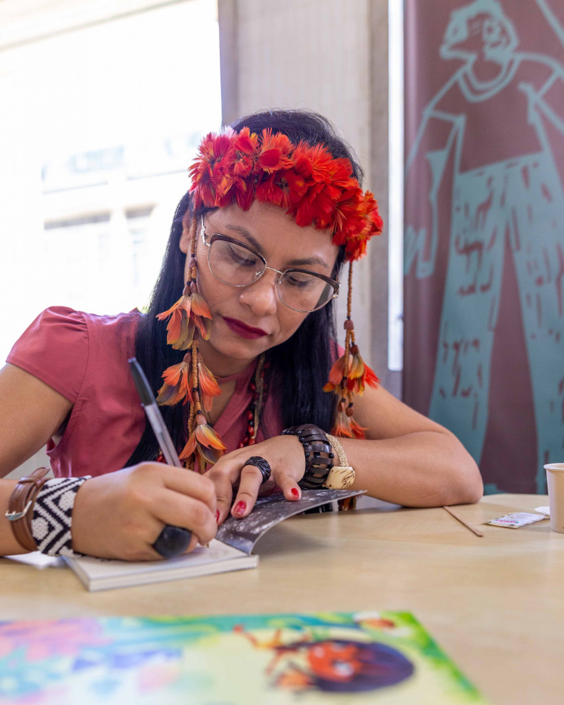 Artistas indígenas - Márcia Kambeba - 003