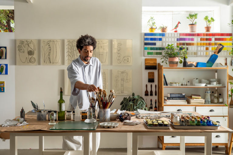 Investigação contínua e diligente da pintura.